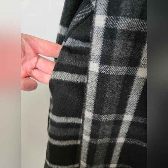 MARIO SERRANI Black, Grey Plaid Wrap Coat, Attached Scarf.Purple Silky Lining.8 - Picture 10 of 15